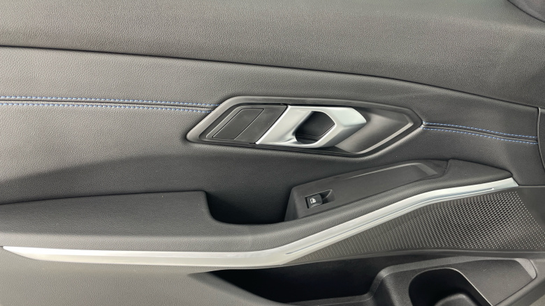 BMW 3 Series 330e M Sport 4dr Step Auto [Pro Pack] Saloon